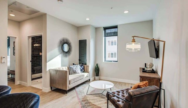 Utica - Chic Tennyson 2-Bedroom Apt