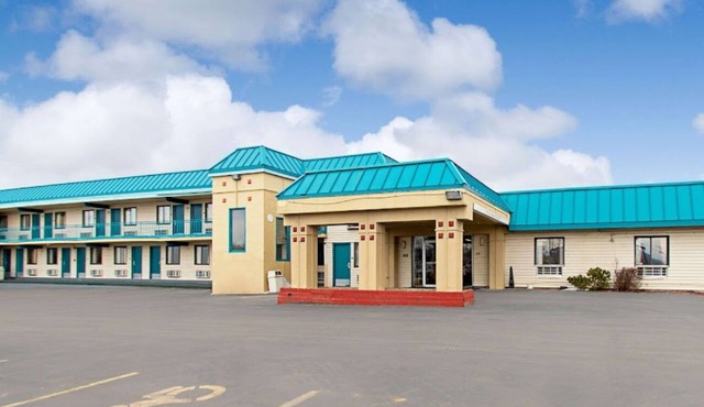 Utica Stay Inn