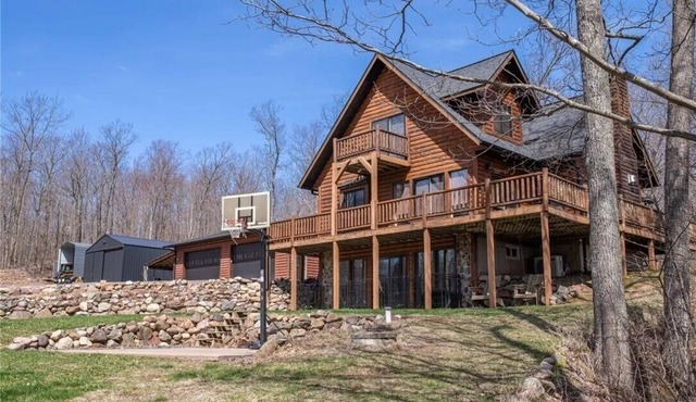 UTV Trail Access Log Retreat 42 Acres Sleeps 10 Dog Friendly RV Hookup