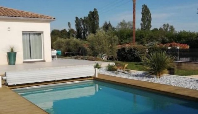 Uzes (8km), lovely guest house with swimming pool.