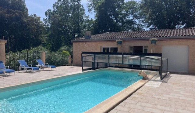 Uzes, location gite 8 personnes avec 4 chambres indépendantes