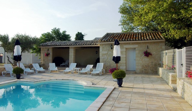 Uzès superb apartment in a farmhouse 800 m from the city center
