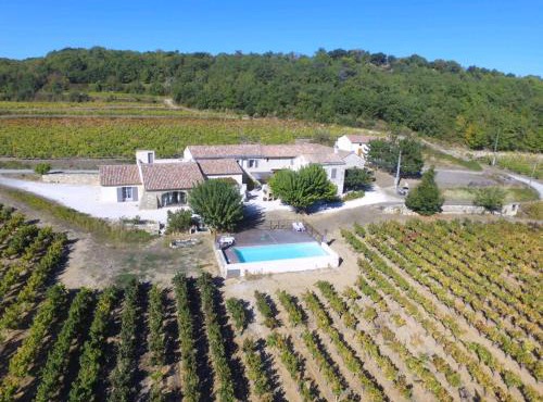 Véritable mas provençal avec 3 logements en pleine nature