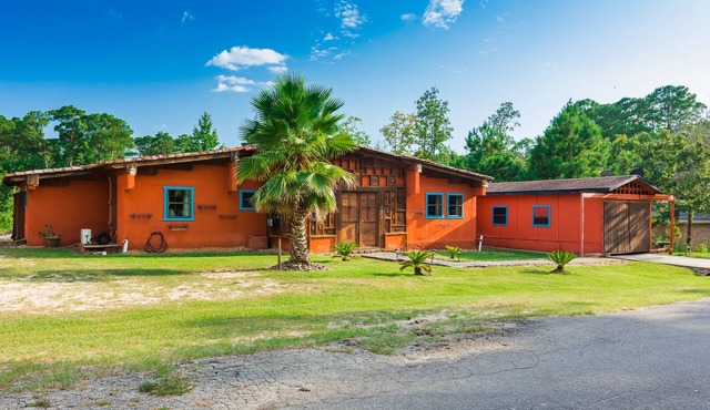 V#1 Beautiful Villa in Sam Rayburn-best value, lots of parking, 7-9 guests