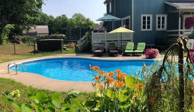 Villa Azur Île d'Orléans/piscine et spa