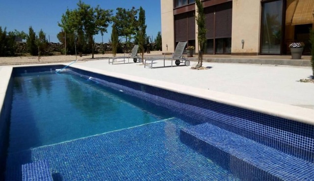 VILLA of 4500m2 with pool and bbq in the countryside