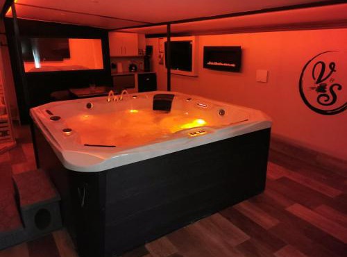 V et Spa - Chambre D'hôtes avec Spa