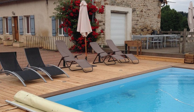 vacation rentals with pool, in Saint-Bonnet old vine 71430