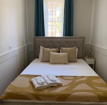 V&V La Vie Est Belle