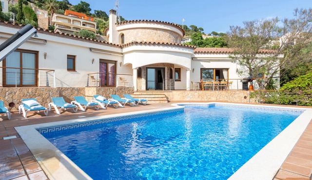 V024 - Villa Colina