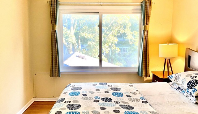 V1 Private Room In Naperville Downtown with Wi-fi Desk, Near HighwayTrainStation