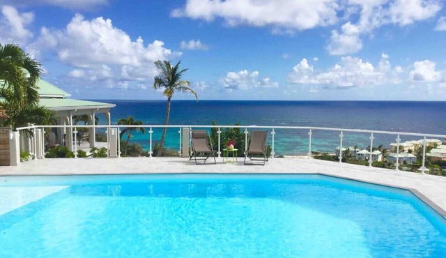 V4. Enchanting view of the ocean and Saint Barths