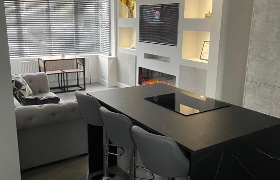 VA Home Stay - Close to Luton Airport, M1 & A505