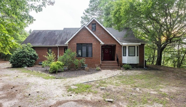 VA Riverfront 4BR | Dock + Kayaks + Games