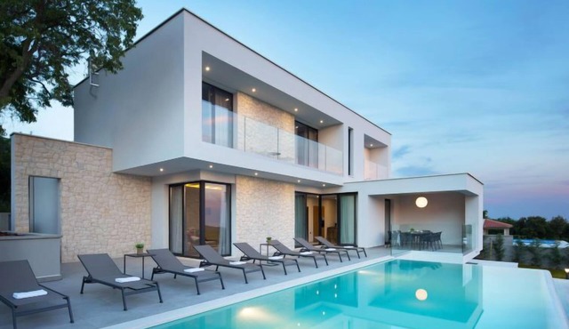 Vacation home Paola by Interhome