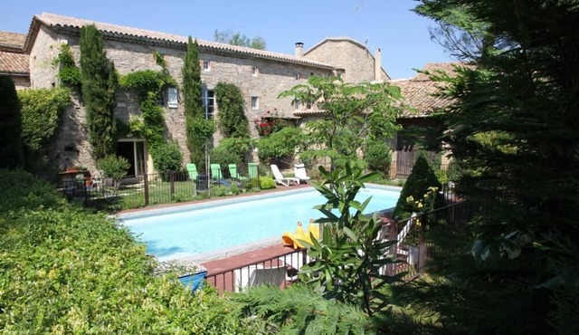 "Vacances chez l'antiquaire" JACUZZI - SWIMMING POOL " 10 CH. 15 PERS -400 M2