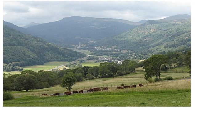 Vacances au pied des Monts du Cantal