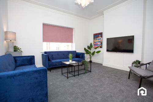 Vacant Nests The Fredrick Close to sea front