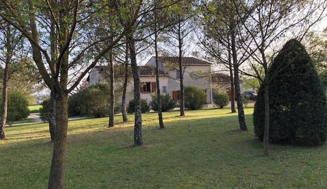 Vacation rental 5 minutes from Les Fumades thermal baths