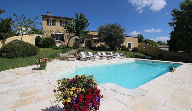 Vacation home in the Luberon in the heart of nature, private pool.