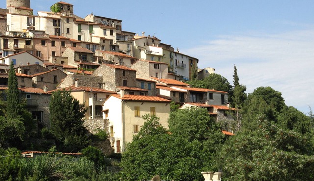 Vacation between mountains and sea - House in the medival village