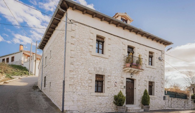 Vacation Home "La Morada Del Cura" with Private Garden, Balcony & Wi-Fi