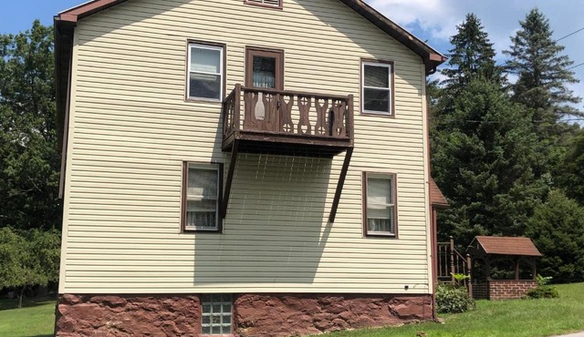 Vacation 4 BEDROOMS HOME NEAR LAKE in Robertsdale