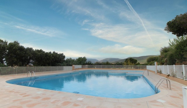 Vacation apartment with swimming pool in the residence