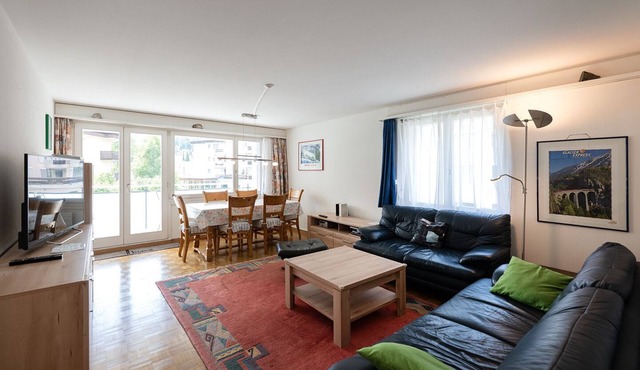 Vacation apartment/apartment for 7 guests with 90m² in Davos Dorf (296604)