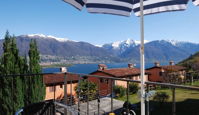 Vacation apartment/apartment for 2 guests with 45m² in Gambarogno (123076)