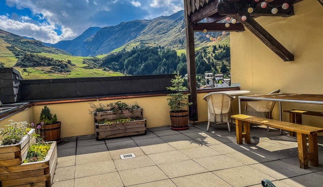 Vacation apartment with panoramic views of the Swiss mountains