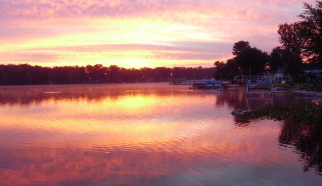 Vacation at Garver Lake ~ Private Beach For Your Enjoyment!