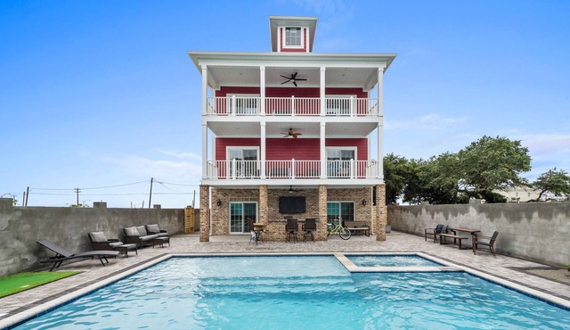 Vacation at the Red Pearl - 8 Bedrooms/5 Bathrooms - Private Pool with Tanning Ledge & Hot Tub