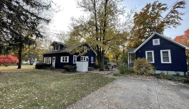 Vacation Compound - 2 Separate Cottages