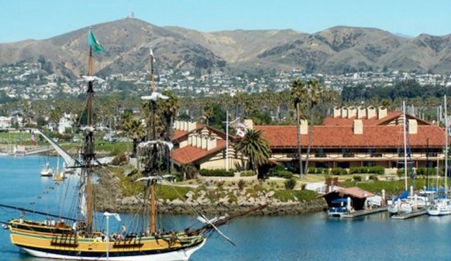 Vacation Condo California coast New Year's 2026-2027 in Ventura, CA Sleeps 6