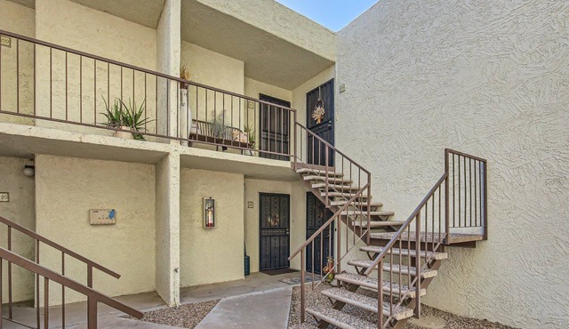 Vacation Condo in Central Scottsdale/Paradise Valley with Great Walkability