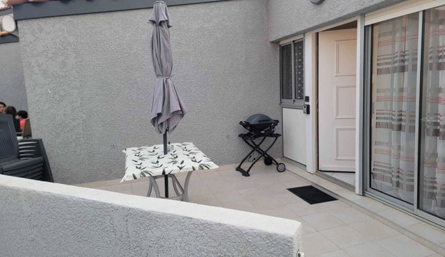 Vacation cottage air conditioning swimming pool parking on Saint-Cyprien beach