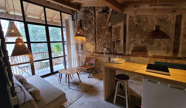 Vacation Cottage with Shared Pool, Wi-Fi, and Air Conditioning in Candeleda
