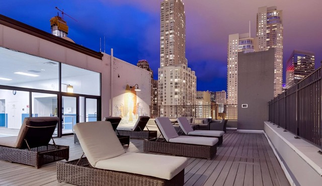 Vacation Day Is Always A Great Idea! Two Great Units, Close to Willis Tower