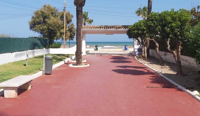 Vacation apartment directly on the Mediterranean