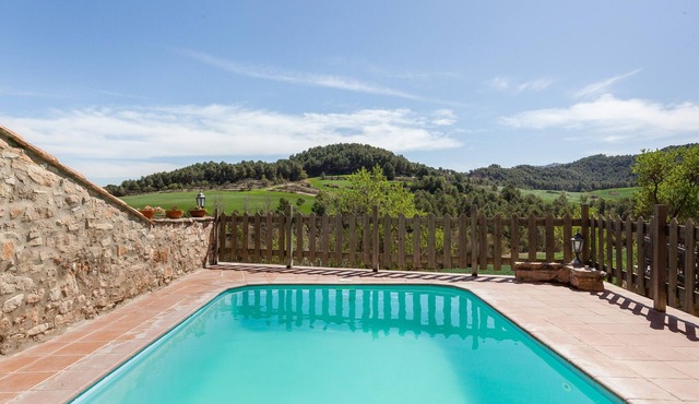 Vacation Home "El Mas De Tous" with Mountain View, Private Pool and Wi-Fi