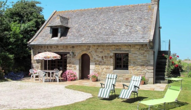 Vacation home Entre Terre et Mer (PLR200) in Plounevez Lochrist - 4 persons, 3 bedrooms