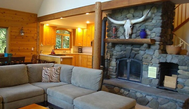 Vacation home 07MF Silver Lake Chalet w/Hot Tub! in Maple Falls - 10 persons, 3 bedrooms