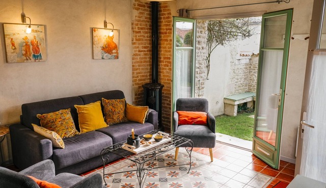 Vacation home/2 bedrooms/La Rochelle 15 min away/enclosed garden/WIFI/Holiday vouchers