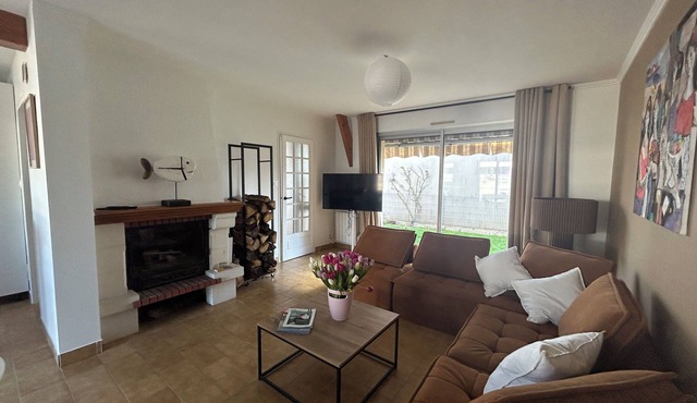 Vacation home 200m from the beach, port and shops.