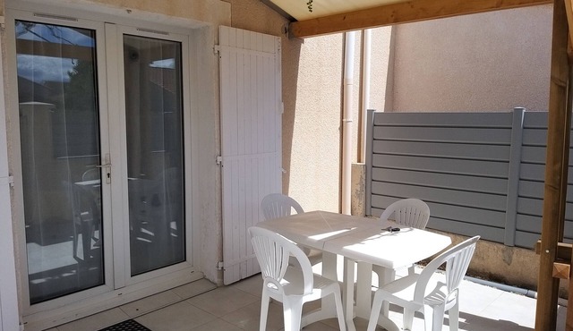 Vacation home 5 minutes from the sea by car between Sete and Montpellier.