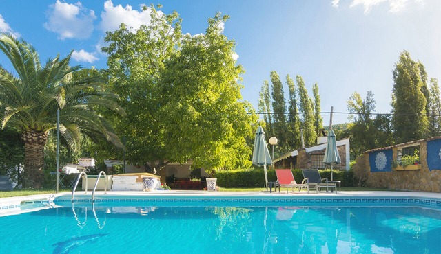 Vacation Home "Alojamiento Rural El Azamur" with Mountain View, Shared Pool & Wi-Fi