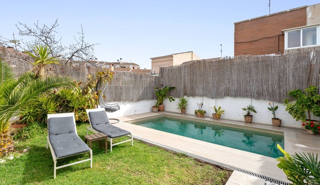 Vacation Home "Beach House Francas" with Private Pool, 2 Private Terraces & Wi-Fi