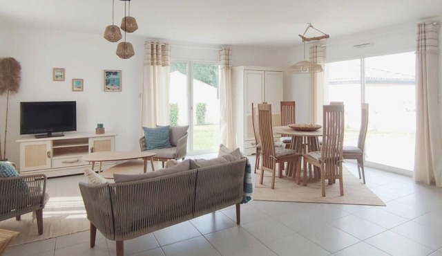 Vacation home, bohemian chic, single storey, 3 bedrooms, all comforts!