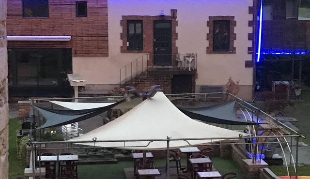 Vacation home by the river come